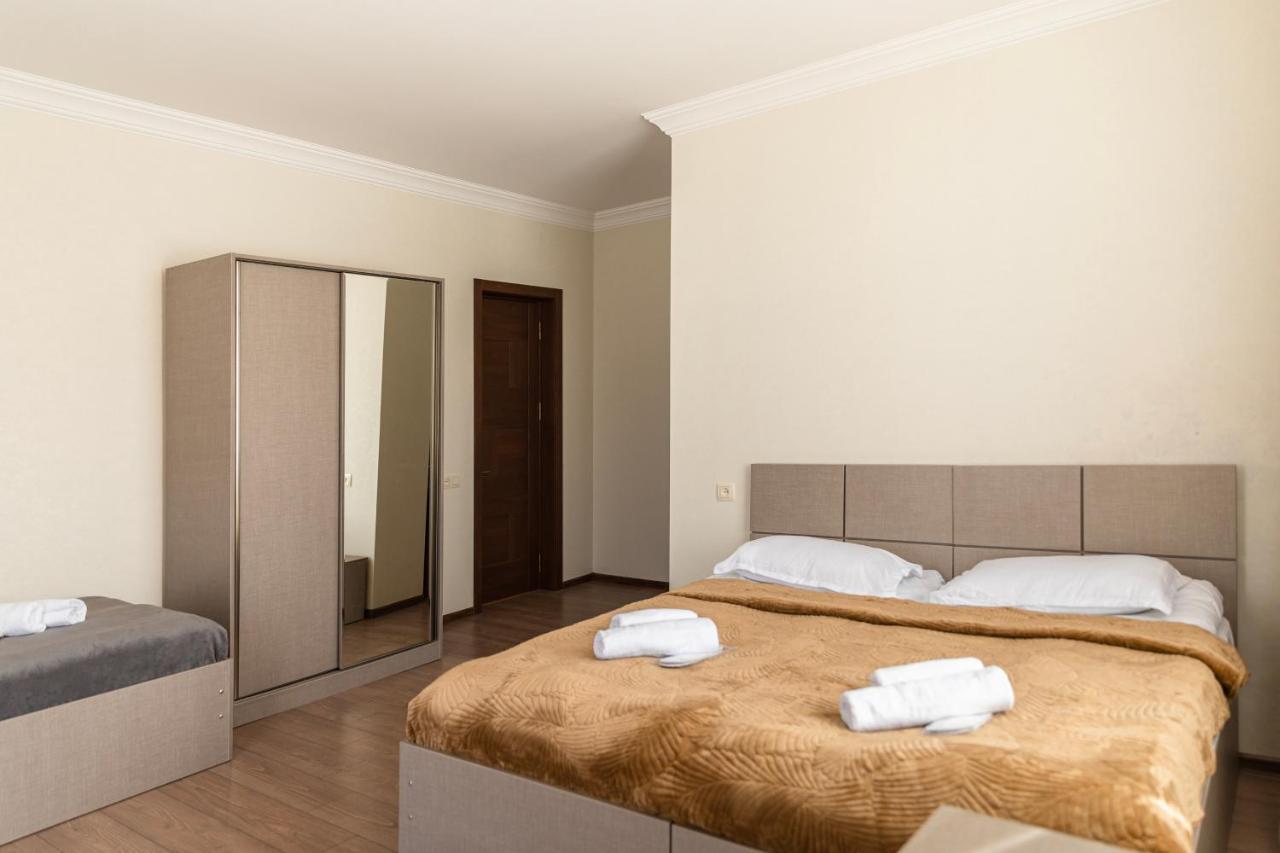Cliff House Hotell Kazbegi Eksteriør bilde
