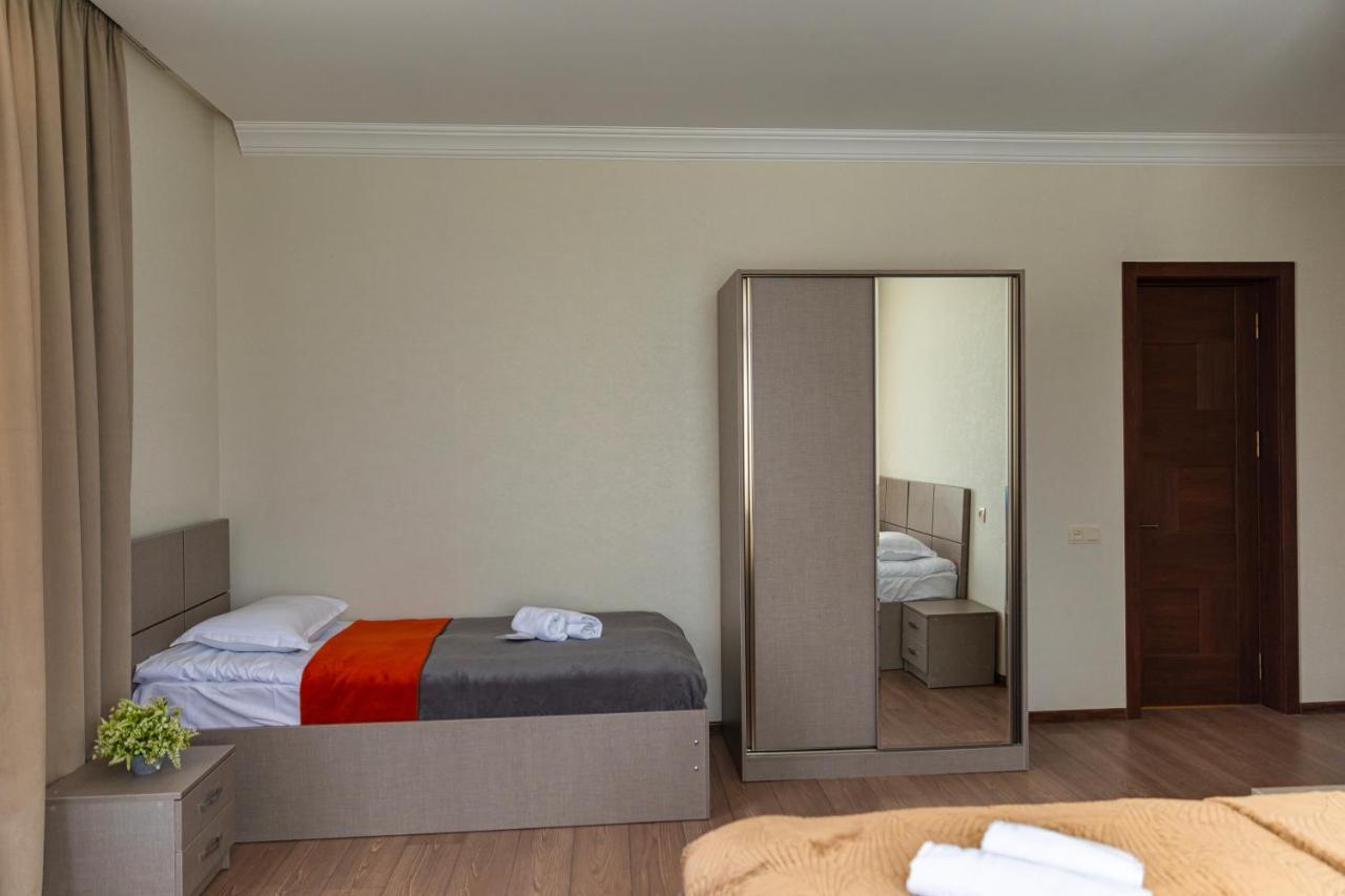 Cliff House Hotell Kazbegi Eksteriør bilde