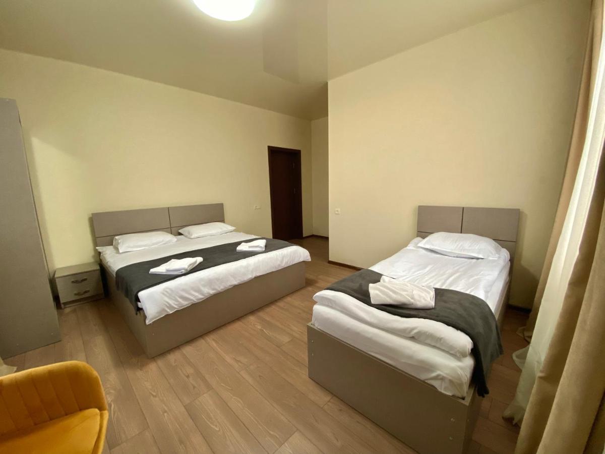 Cliff House Hotell Kazbegi Eksteriør bilde