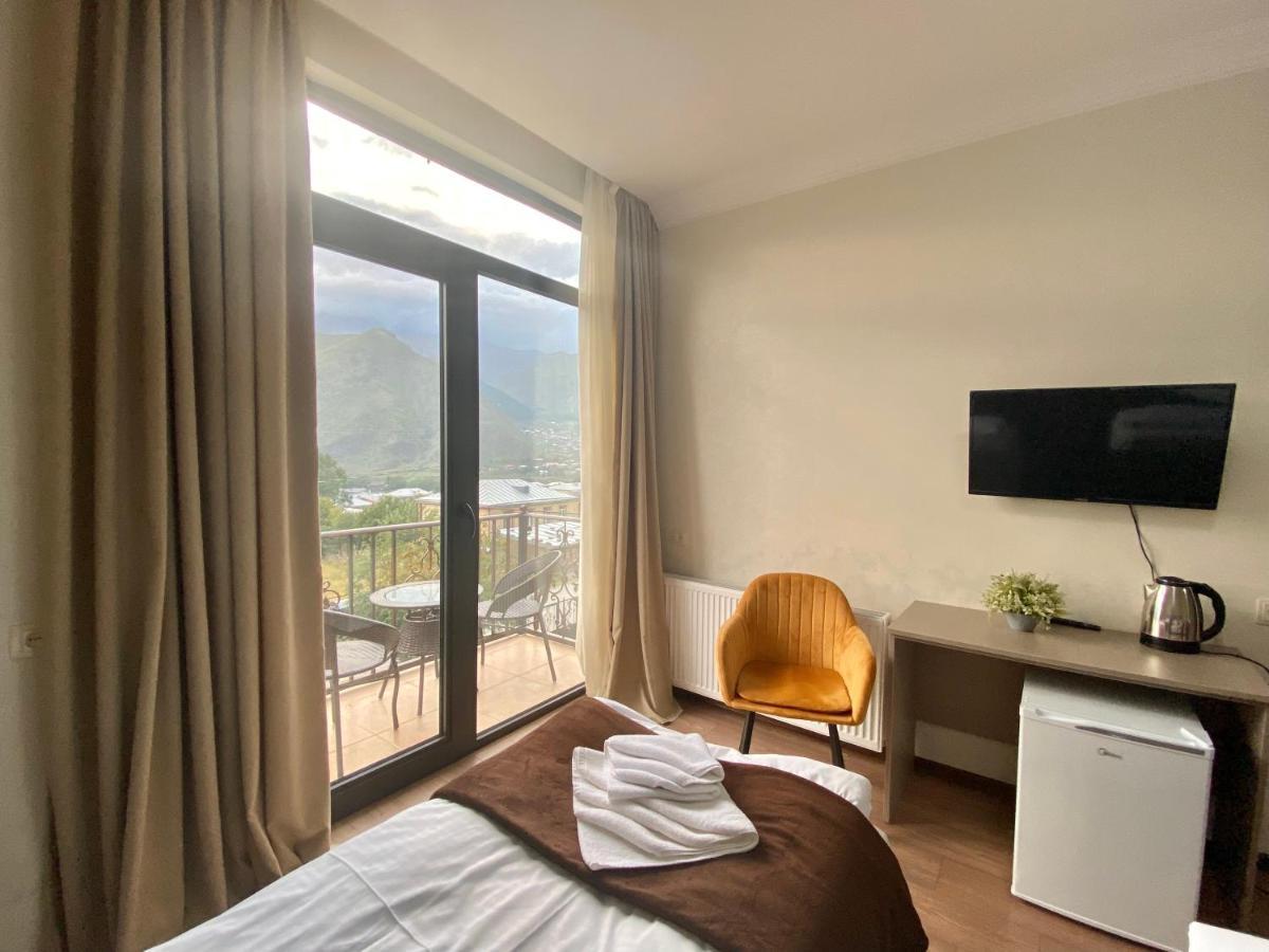 Cliff House Hotell Kazbegi Eksteriør bilde