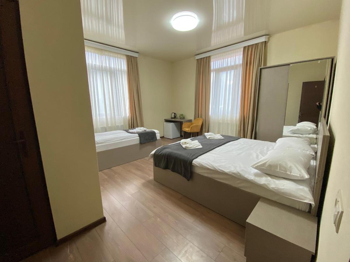 Cliff House Hotell Kazbegi Eksteriør bilde